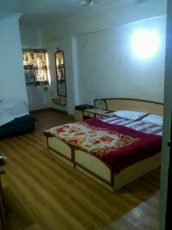 Rajshree Hotel อาเมดาบัด ภายนอก รูปภาพ