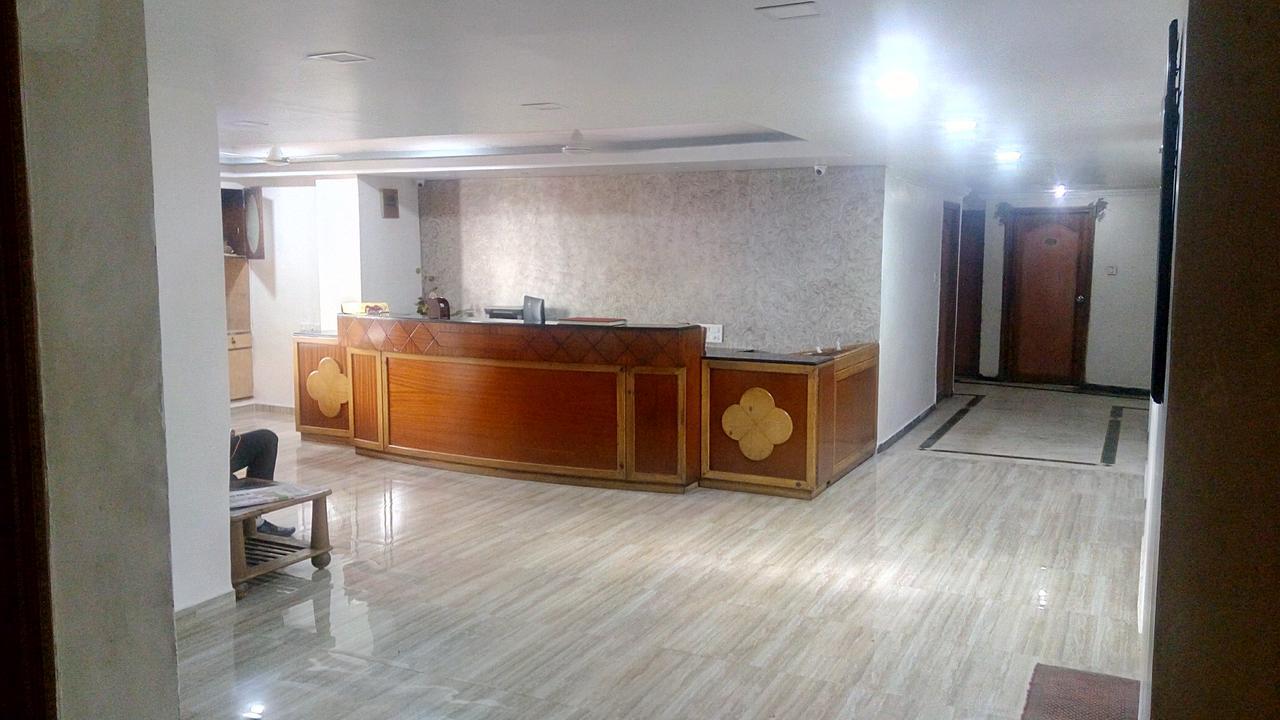 Rajshree Hotel อาเมดาบัด ภายนอก รูปภาพ