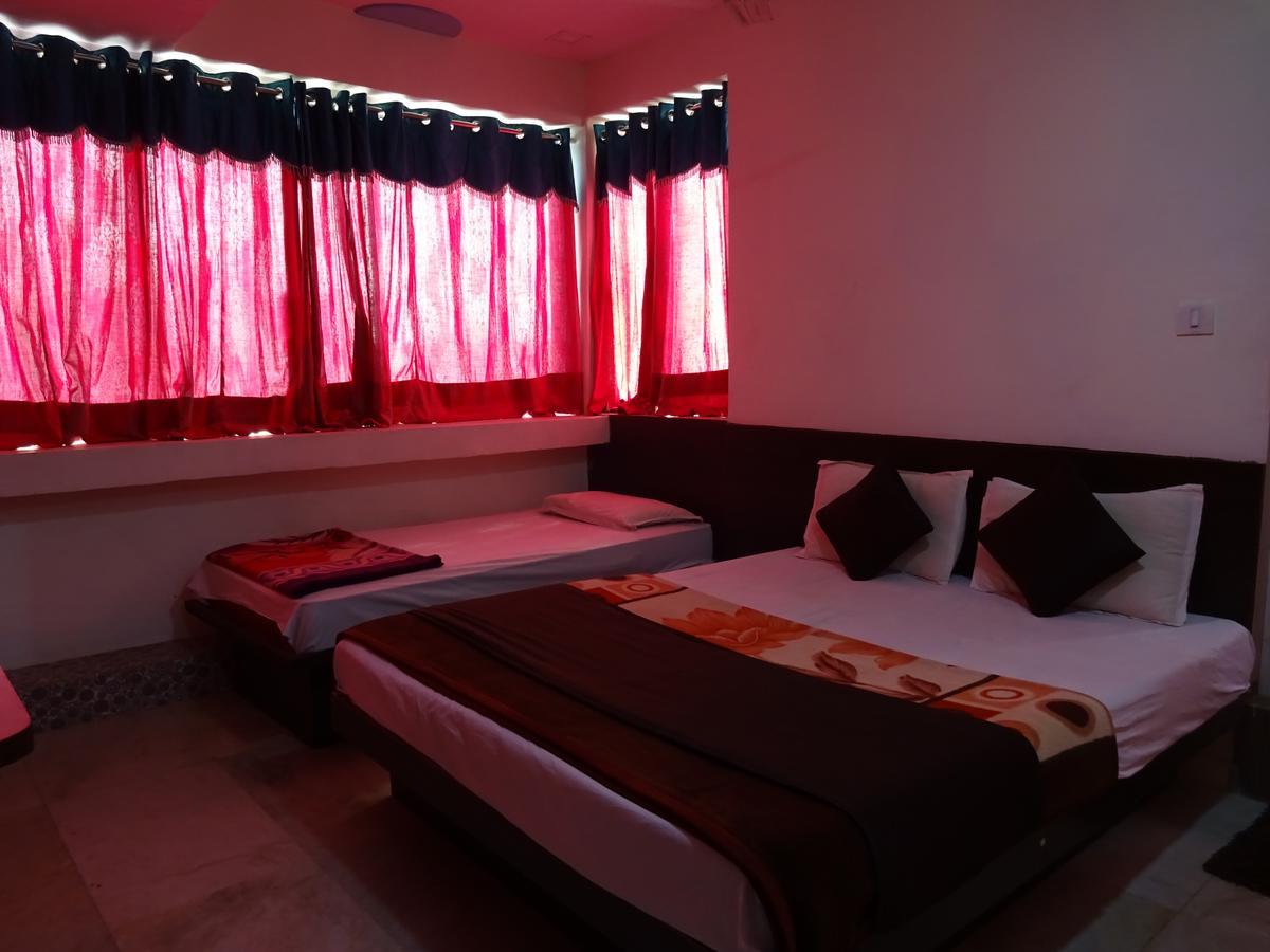 Rajshree Hotel อาเมดาบัด ภายนอก รูปภาพ